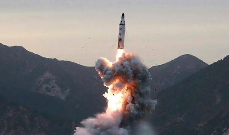 Kuzey Kore, Japon Denizi’ne iki balistik füze fırlattı
