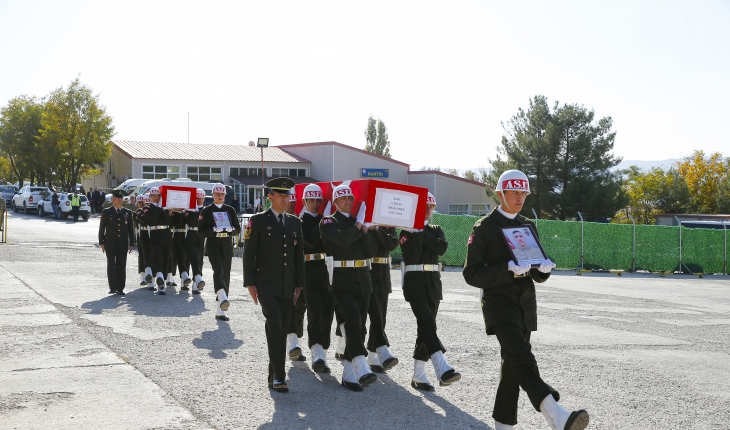 Irak’ın kuzeyinde şehit olan 2 asker için Şırnak’ta tören yapıldı