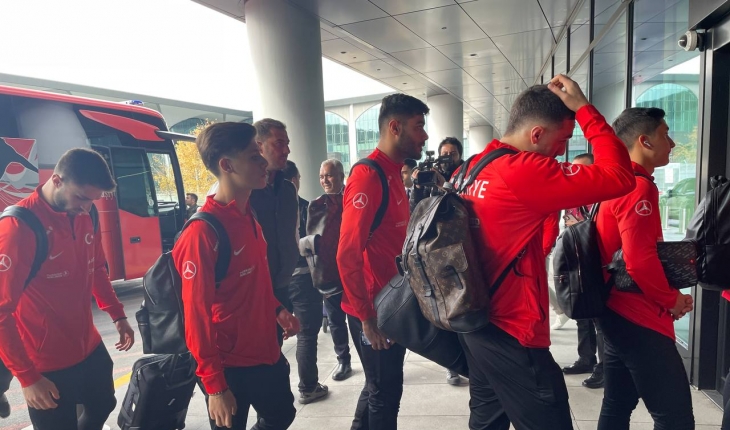 A Milli Futbol Takımı, İskoçya maçı için Diyarbakır'a gitti