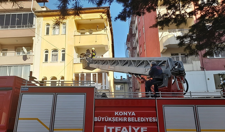 Konya'da kapı kilidi bozulan evde 5 çocuk mahsur kaldı
