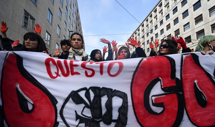 İtalya’da öğrenciler hükumeti protesto etti
