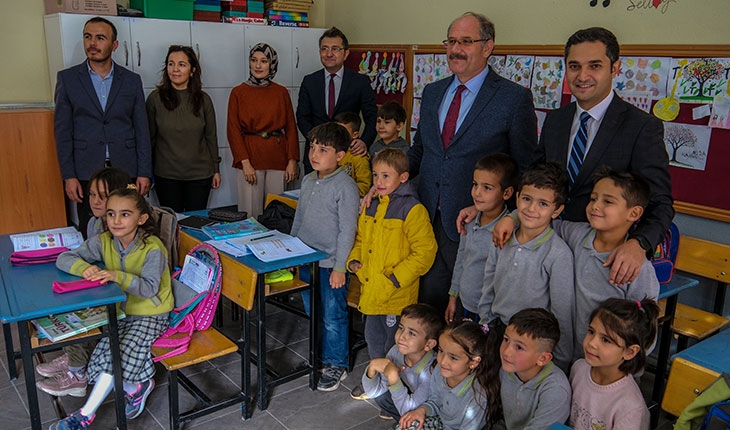 Karapınar Kaymakamı Murat ve Belediye Başkanı Yaka’nın okul ziyaretleri