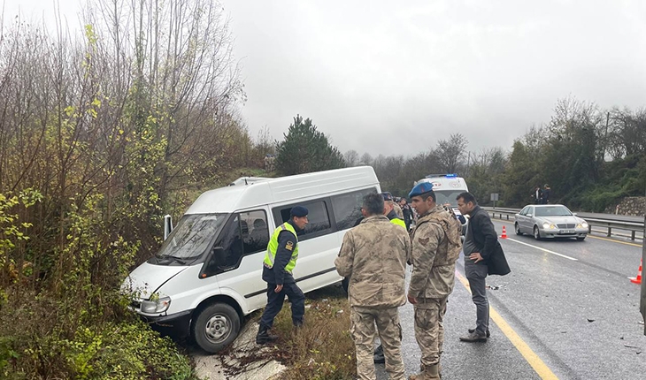  jandarma destek ekiplerini taşıyan minibüs dönüş yolunda kaza yaptı: 6 yaralı