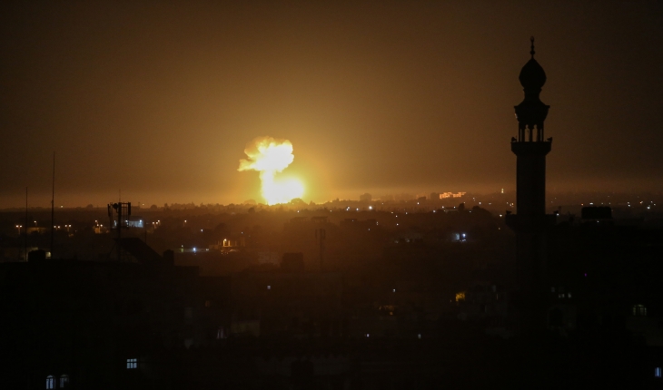 İsrail uçakları, Gazze’de Hamas’ı vurdu