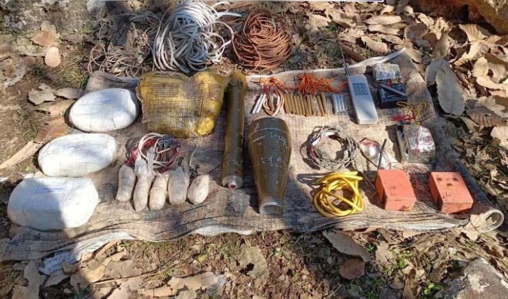Mardin kırsalında terör örgütü PKK’ya ait patlayıcı ve yaşam malzemesi ele geçirildi