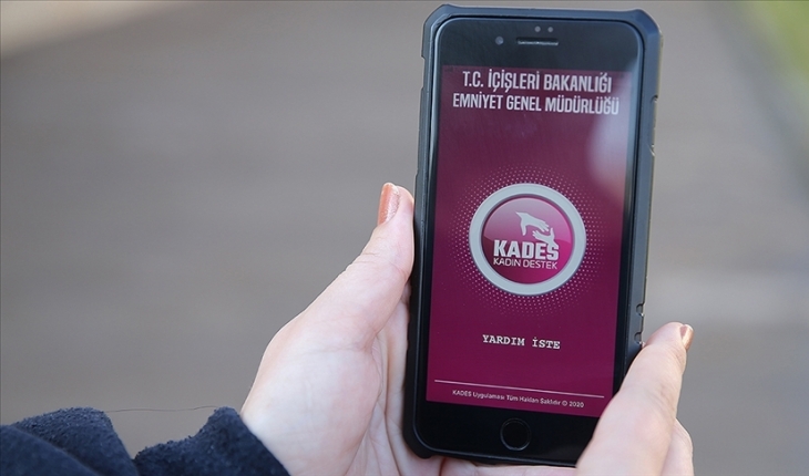 İçişleri Bakanlığı, 18 yaş üstü kadınlara SMS ile KADES’i indirme linki gönderdi