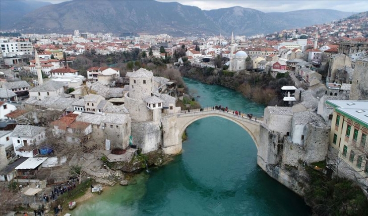 Türkiye, Bosna Hersek’i AB adaylık statüsünün verilmesinden dolayı tebrik etti