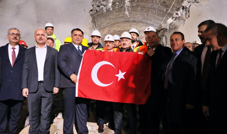 Bakan Karaismailoğlu: Ülkemizi uluslararası bir koridora çevirdik, dünyayı Türkiye'ye bağladık