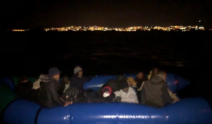 Kuşadası ve Çeşme açıklarında 33 düzensiz göçmen kurtarıldı