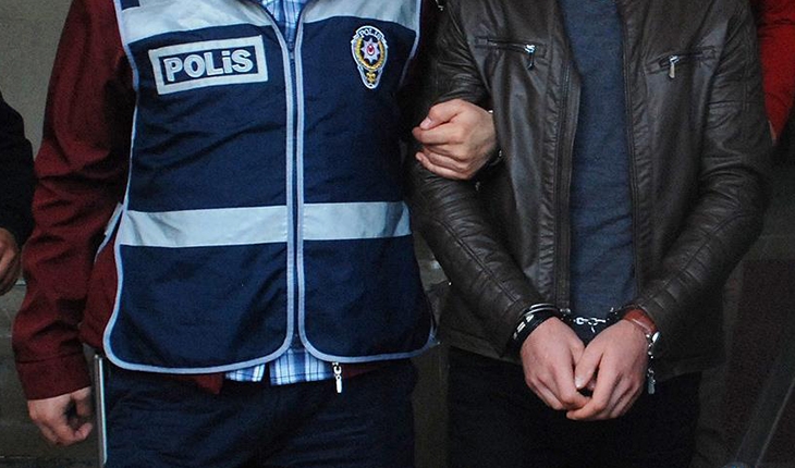 Konya'da araçlarında uyuşturucu ele geçirilen 2 zanlı tutuklandı 