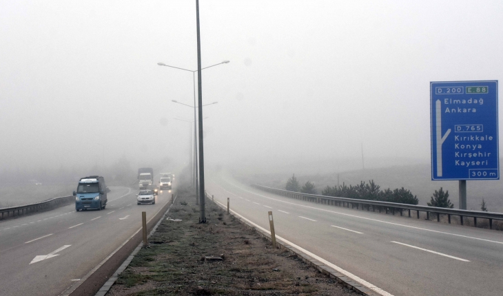 “Kilit kavşak“ Kırıkkale’de sis etkisini sürdürüyor