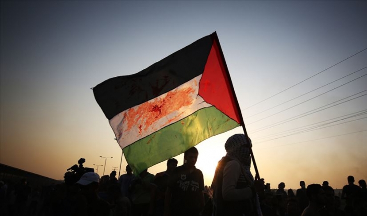 İsrail, Gazze’deki “sivilleri savunmasız bırakmak için“ araç ve ekipman girişini engelliyor