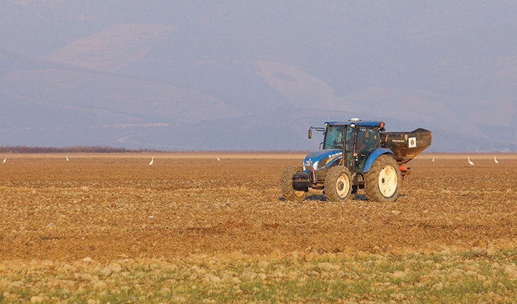 Kuruyan Marmara Gölü’nün 35 bin dekarlık bölümünde tarım başladı