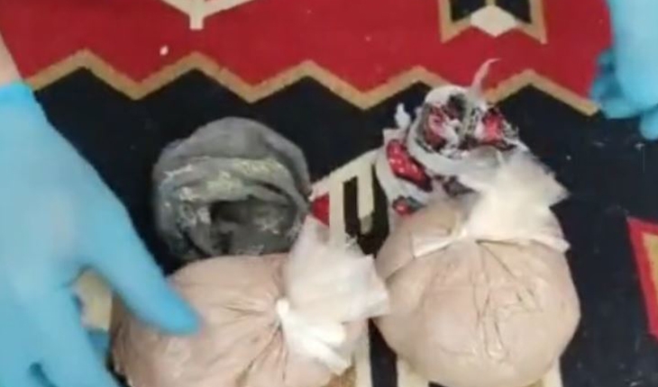 Konya'da yastık içinde 1 kilo eroin ele geçirildi 