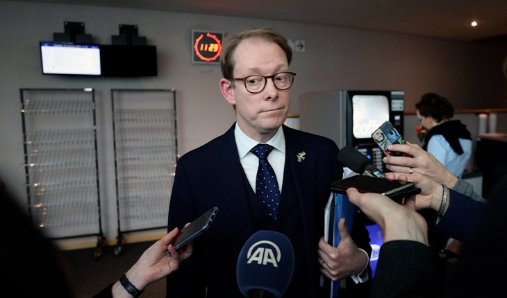 İsveç Dışişleri Bakanı, Kur’an-ı Kerim yakılmasıyla ilgili sorulara yanıt vermeden uzaklaştı