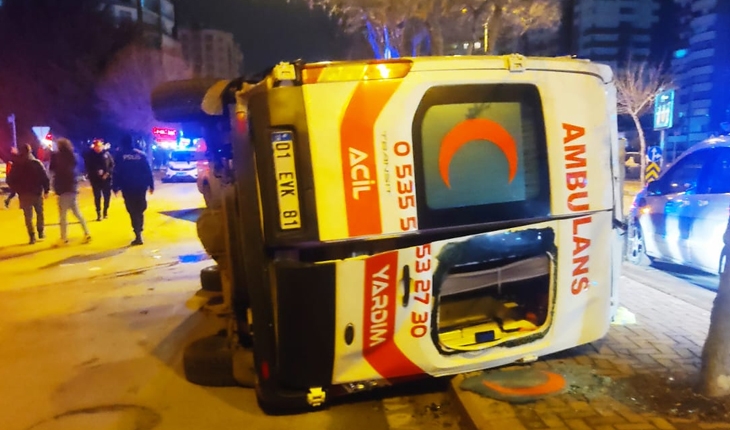 Konya'da ambulans ile otomobil çarpıştı: 4 yaralı