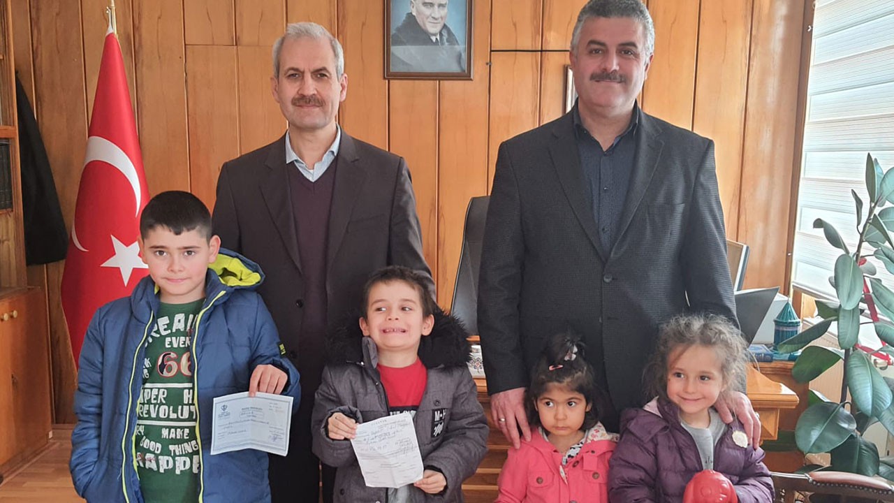 Beyşehir'de Kur'an Kursu öğrencileri harçlıklarını bağışladı