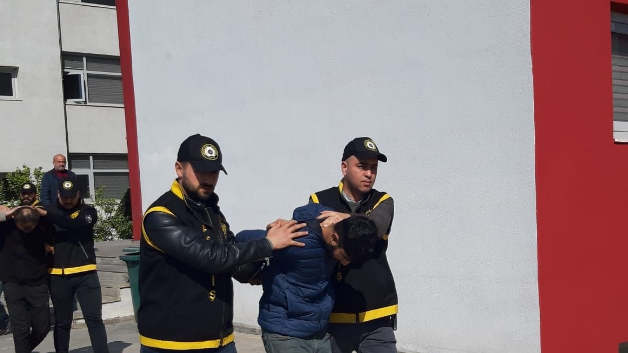 Adana'da deprem sürecinde hırsızlık olaylarına karışan 32 zanlı tutuklandı