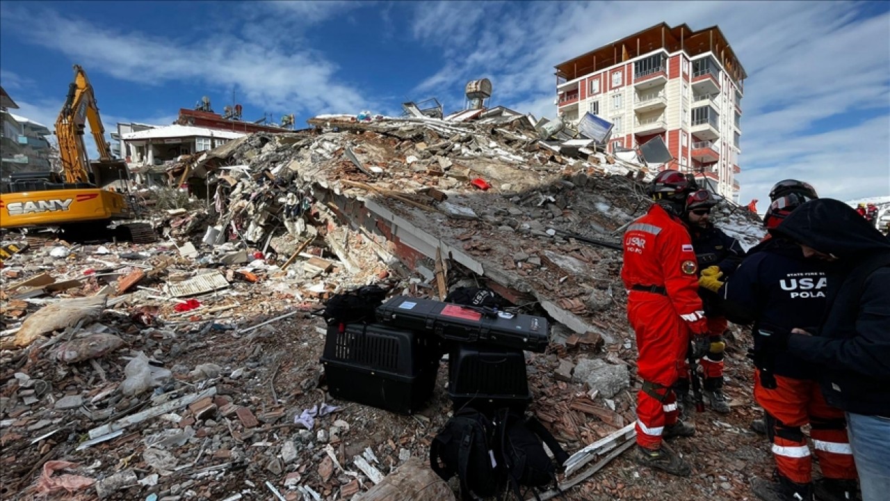 Adıyaman'ın Besni ilçesinde deprem nedeniyle yıkılan 6 binanın müteahhidi Şükrü İşitmen tutuklandı