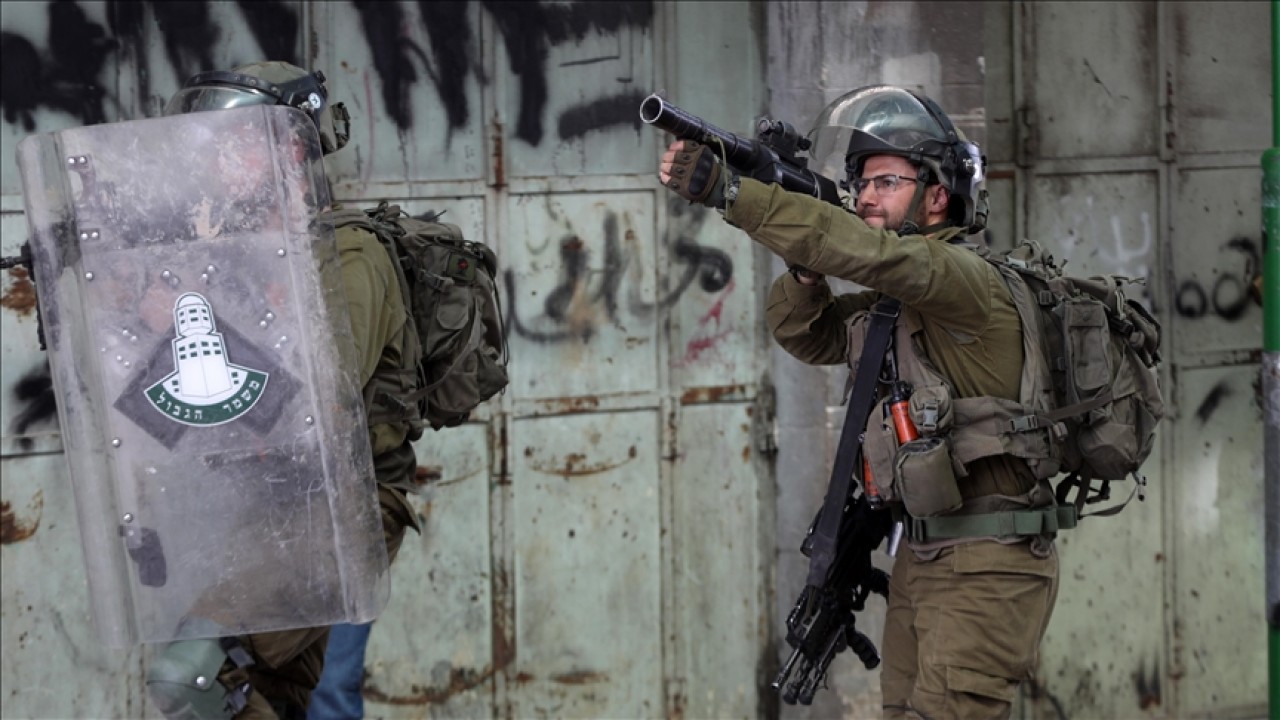 İsrail güçleri, Doğu Kudüs'te Filistinlilere göz yaşartıcı gazla müdahale etti