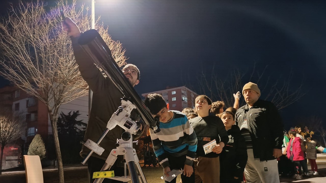 Konya Bilim Merkezi depremzede çocuklara bilimle moral veriyor