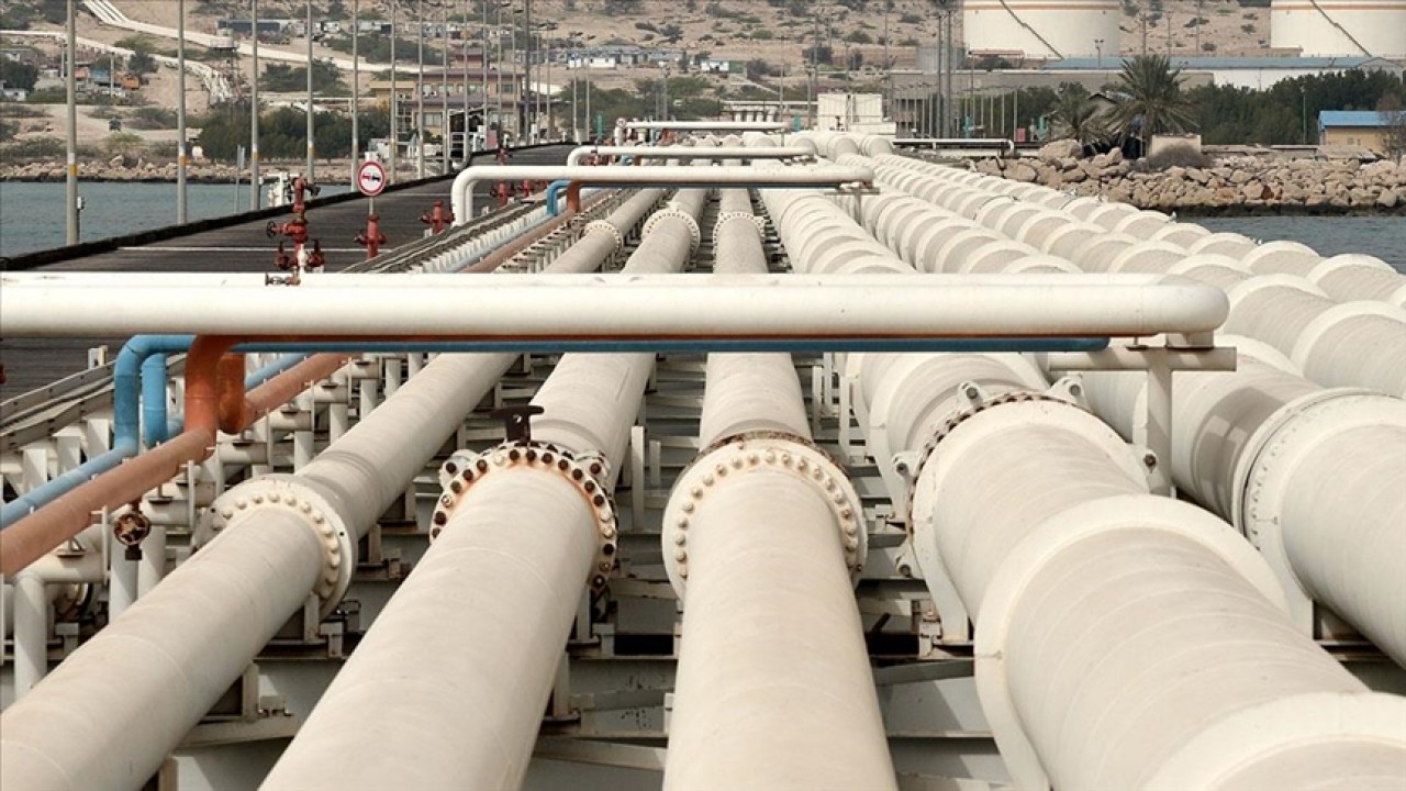 Türkiye’nin petrol ithalatı geçen yıl aralıkta azaldı