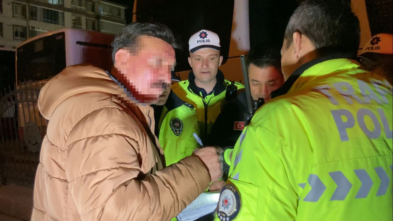 Konya'da alkollü sürücü denetimden kaçamadı ehliyetine el konuldu