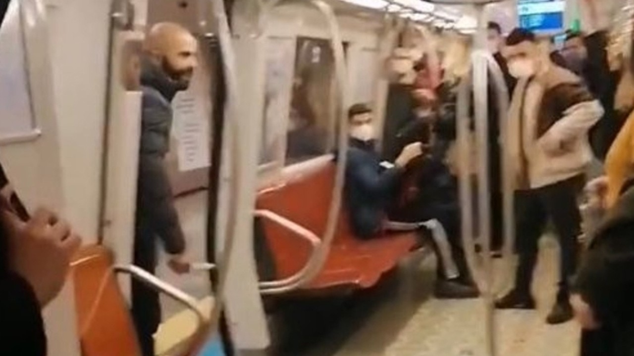 Metroda kadın yolculara bıçak çekip hakaret eden sanığın davasında yeni gelişme