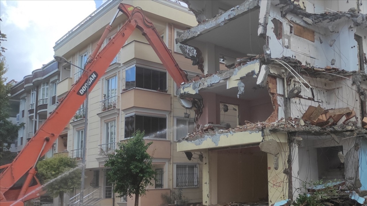 Antakya’da yarın 4 mahallede daha yıkım çalışması yapılacak