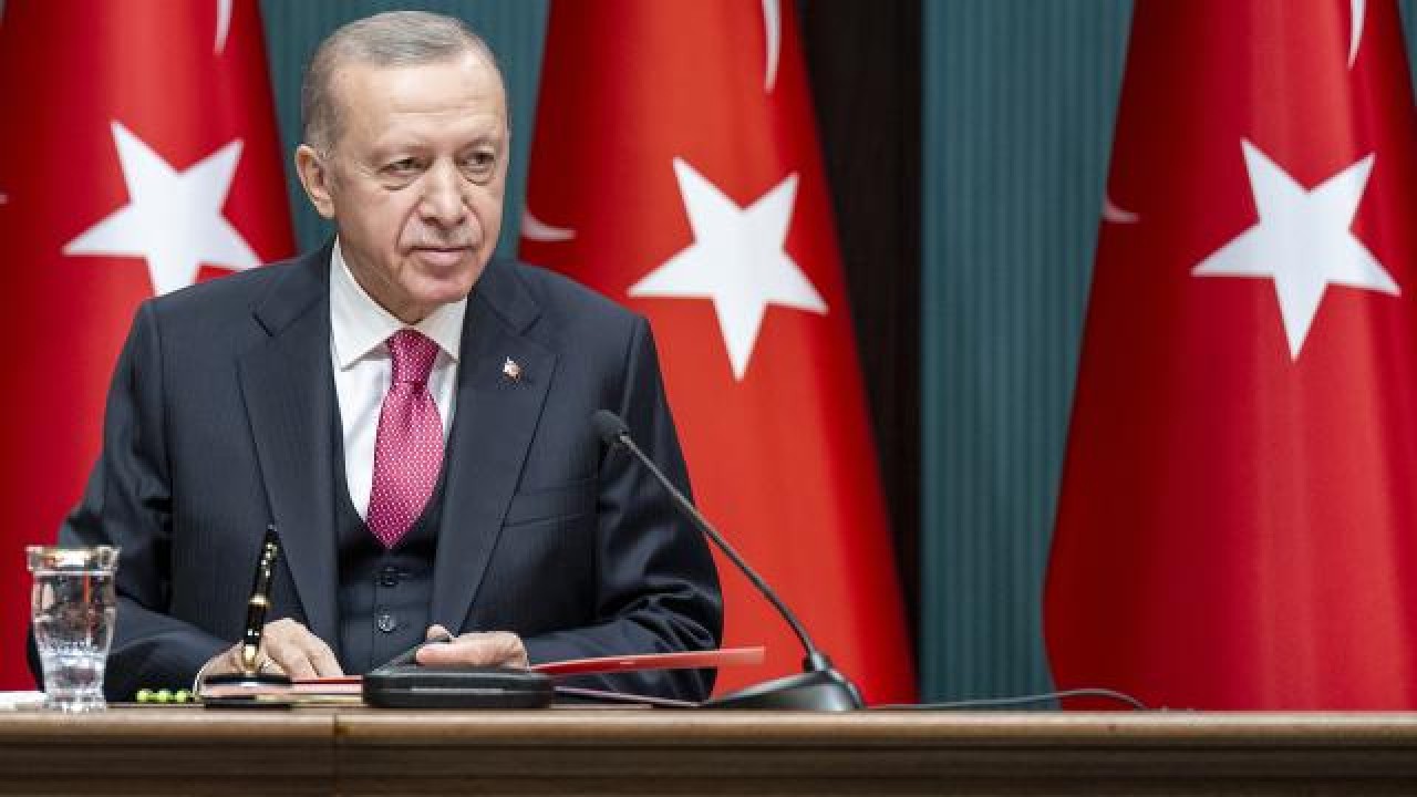 AK Parti’de Erdoğan’ın Cumhurbaşkanı adaylığı imzaya açıldı