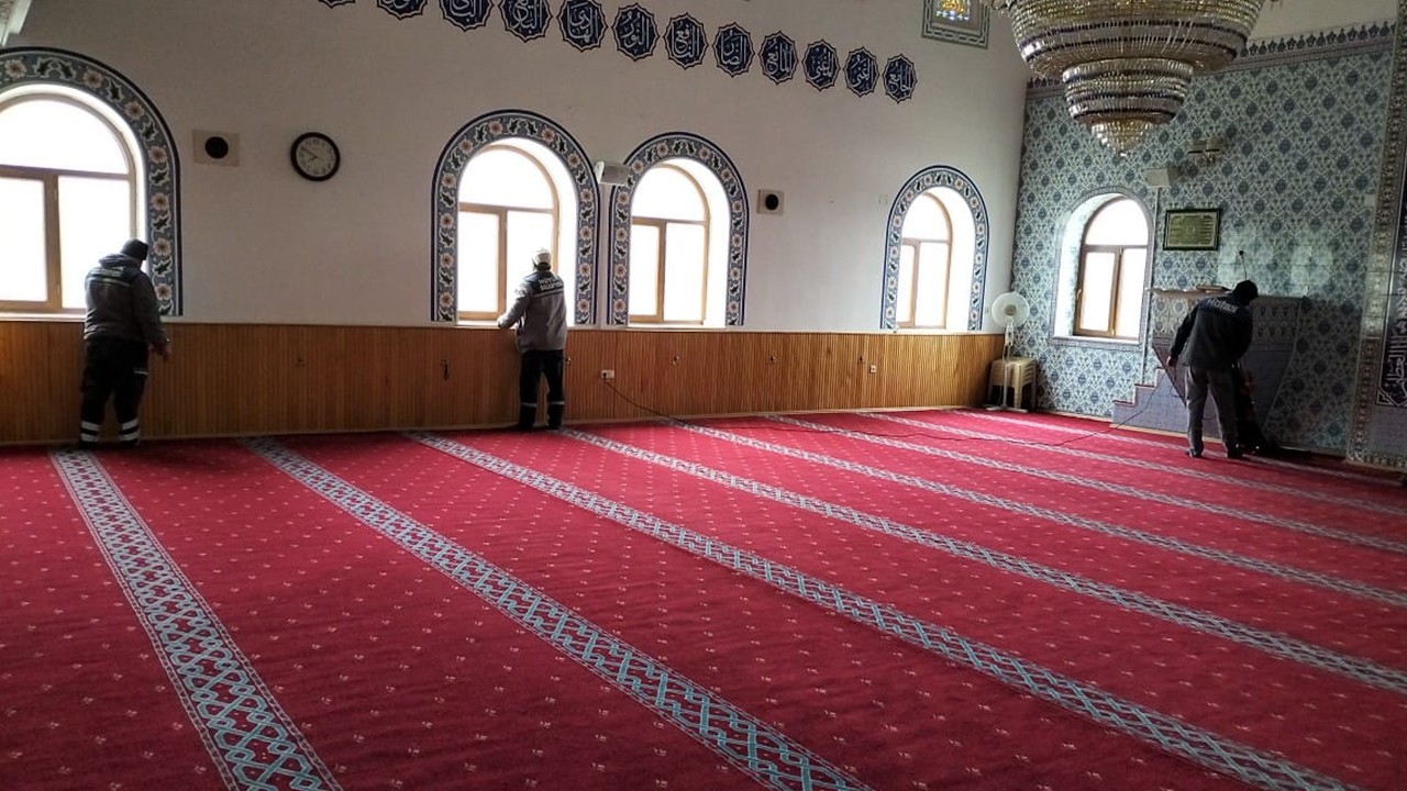 Hüyük ilçesindeki camilerde ramazan öncesi temizlik başladı