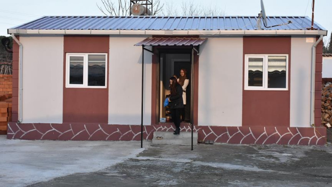 154 prefabrik ev daha depremzedelere teslim edildi