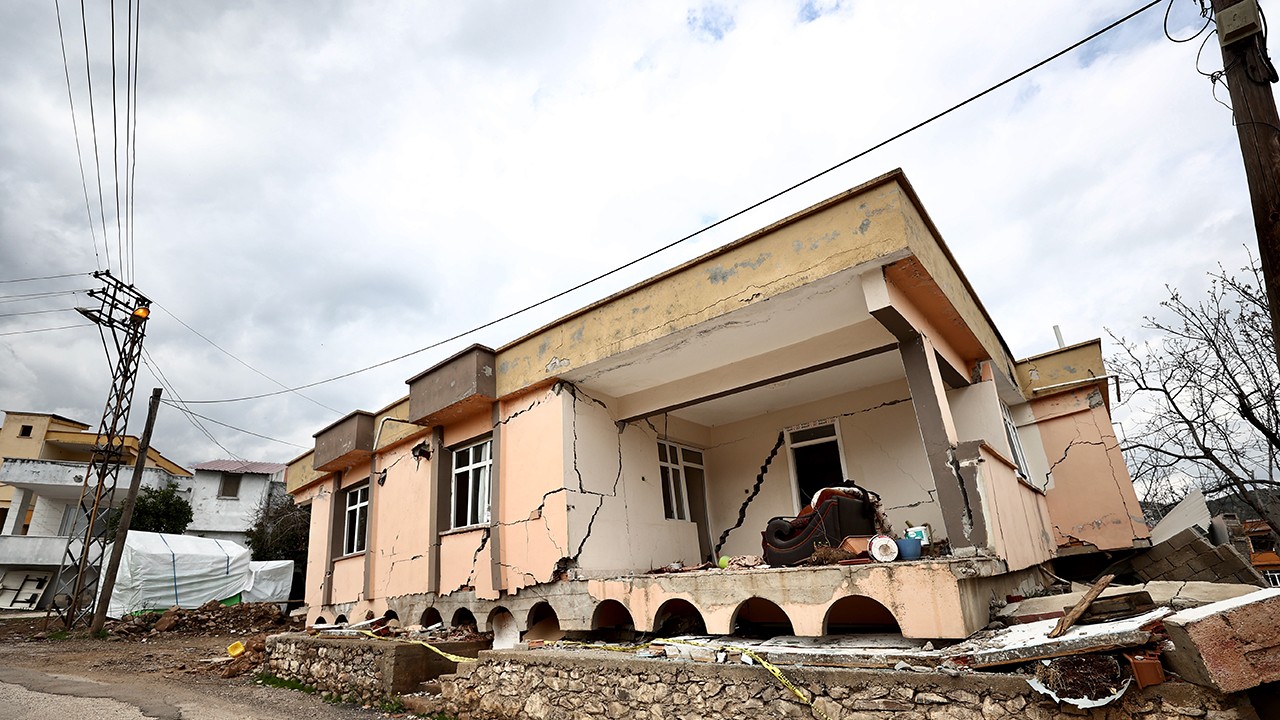Depremde, Hatay’ın bu mahallesindeki 250 bina zarar gördü