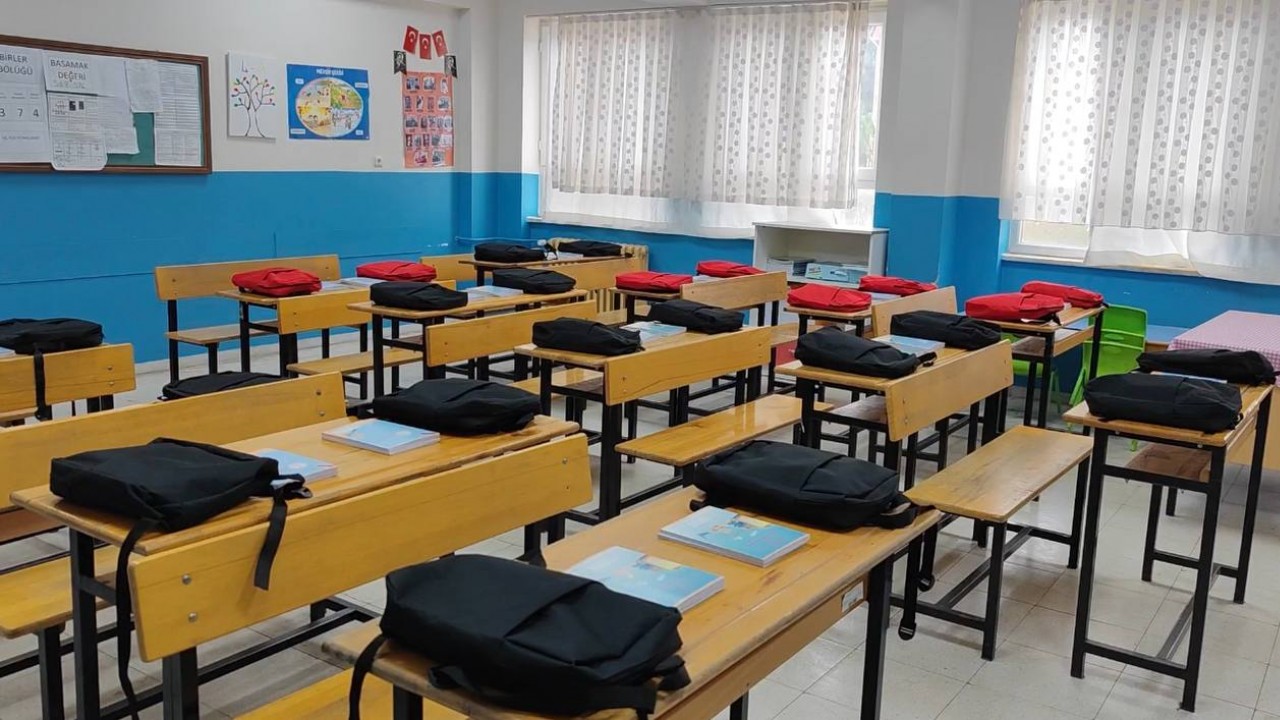 Depremin yıkıma neden olduğu Malatya'nın 8 ilçesinde ders zili yarın çalacak