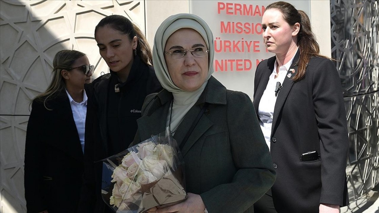 Emine Erdoğan’dan New York’ta Türkevi’ne ziyaret