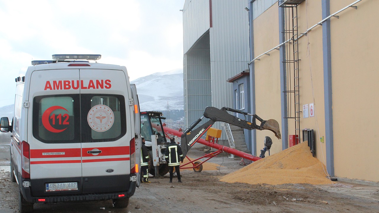 Konya’da mısır silosuna düşen işçi hayatını kaybetti