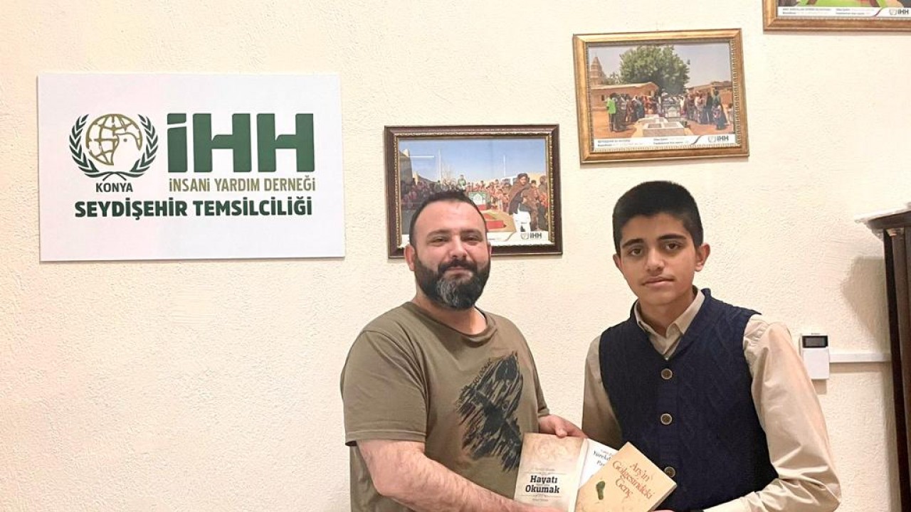 Seydişehir'de ortaokul öğrencisi yarışmadan aldığı parayı depremzedelere bağışladı
