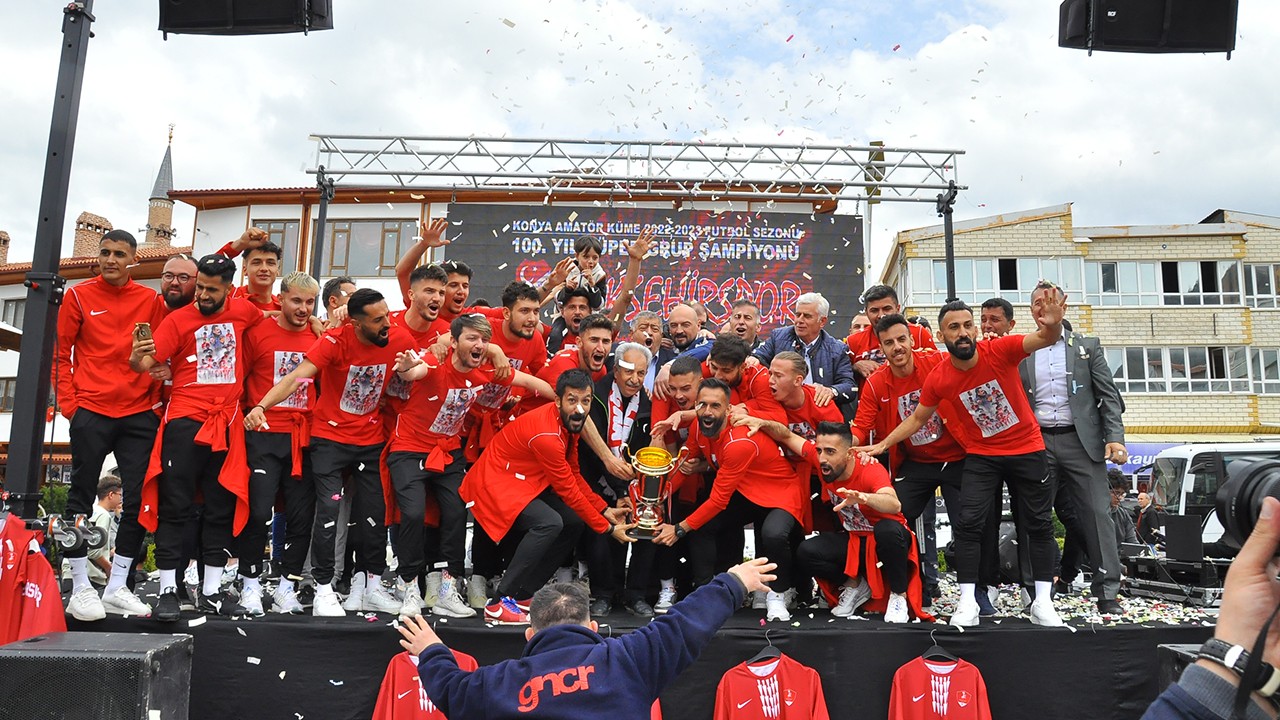 Akşehirspor ligin bitimine 1 hafta kala şampiyonluğunu ilan etti