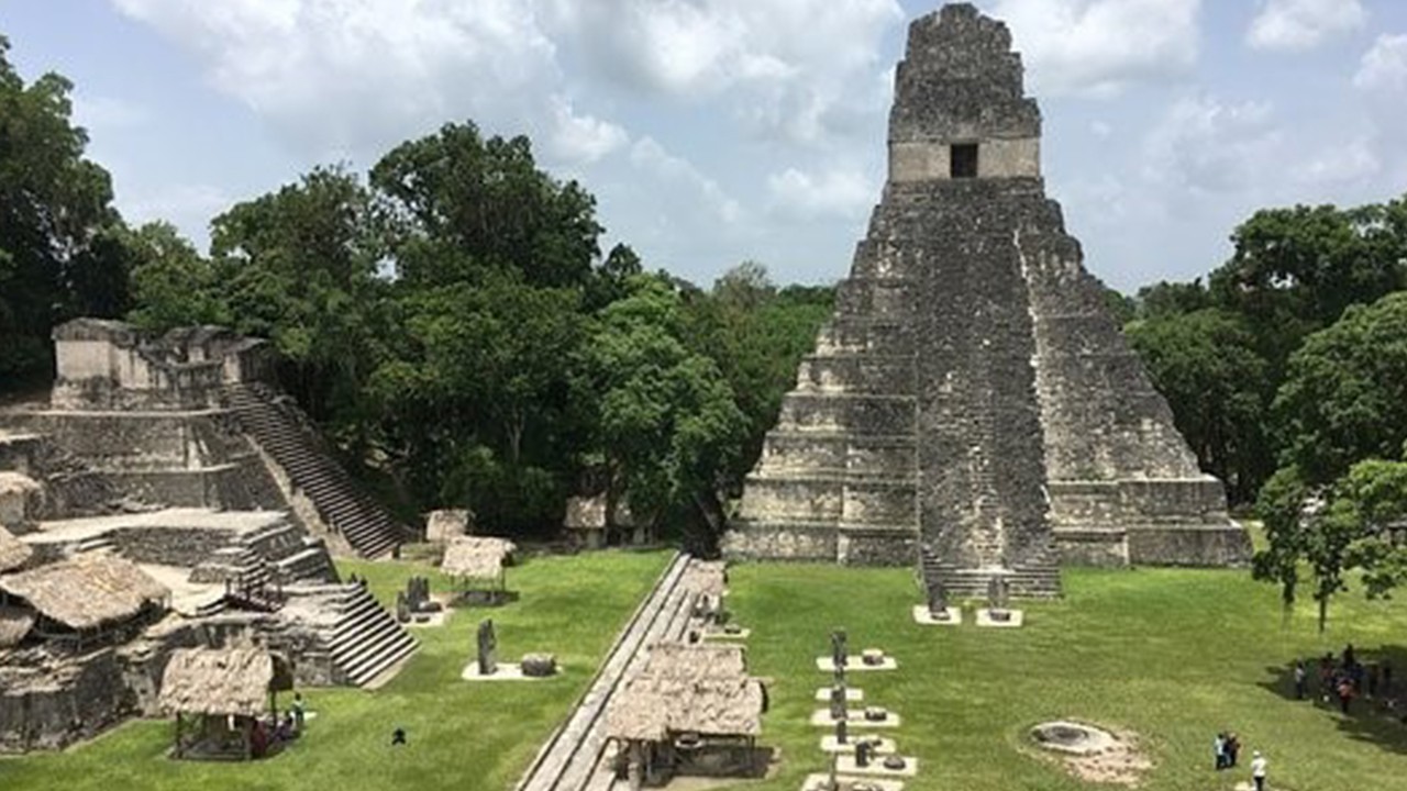 Maya tapınağı için kurban edildiği düşünülen 13 insana ait kalıntı bulundu