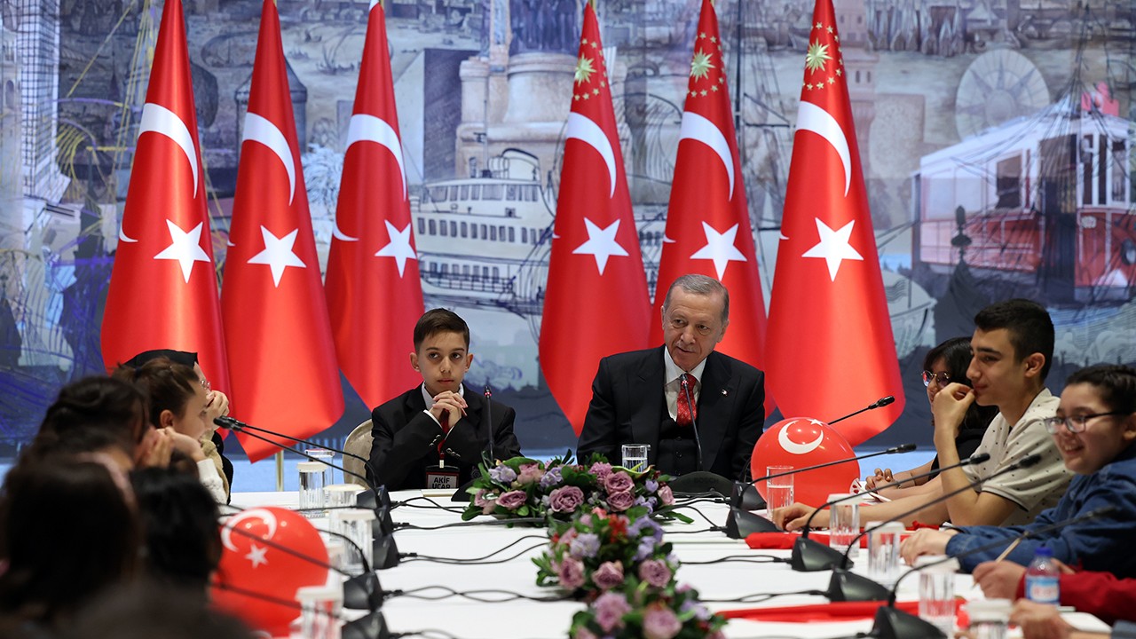 Cumhurbaşkanı Erdoğan: Depremzedelerimizi normal hayatlarına geri döndüreceğiz