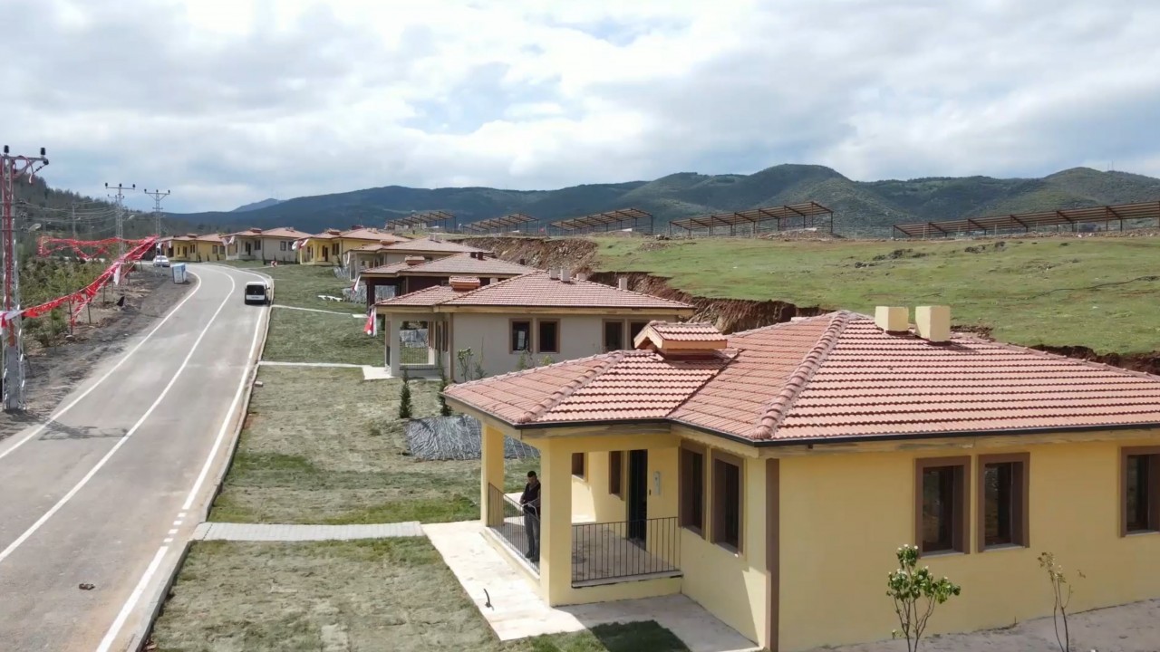 Bakan Kurum’dan Gaziantep Nurdağı’ndaki köy evlerine ilişkin paylaşım