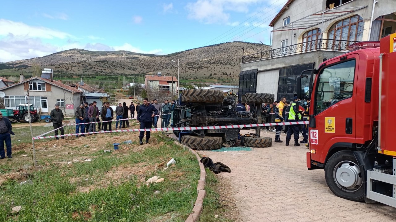 Konya’da traktör devrildi, genç kız öldü, annesi ve kardeşi yaralandı