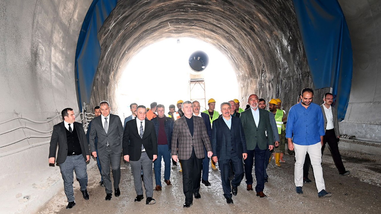 Tahir Akyürek: Alacabel tüneli ülkenin en büyük projelerden bir tanesidir