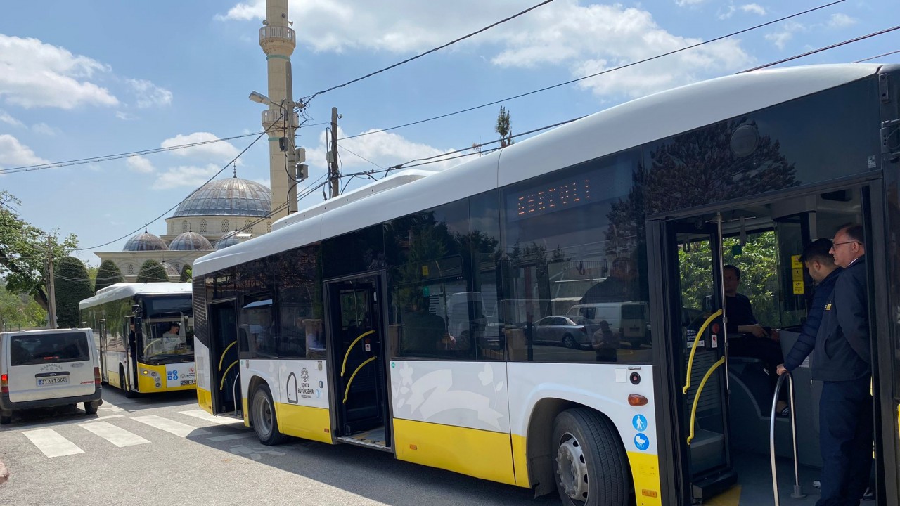 Konya Büyükşehir Belediyesi depremzede seçmenlere otobüs tahsis etti