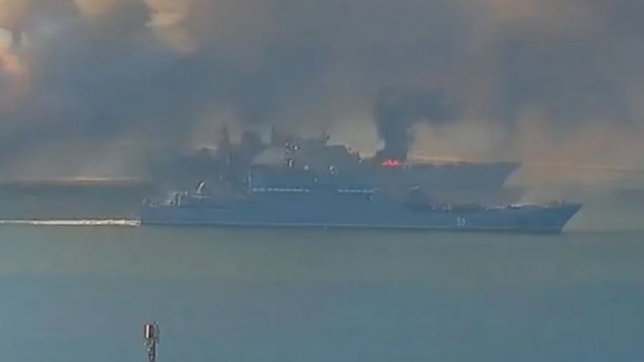 Rusya duyurdu: TürkAkım ve MaviAkım'ı koruyan Rus donanmasına ait savaş gemisi saldırıya uğradı