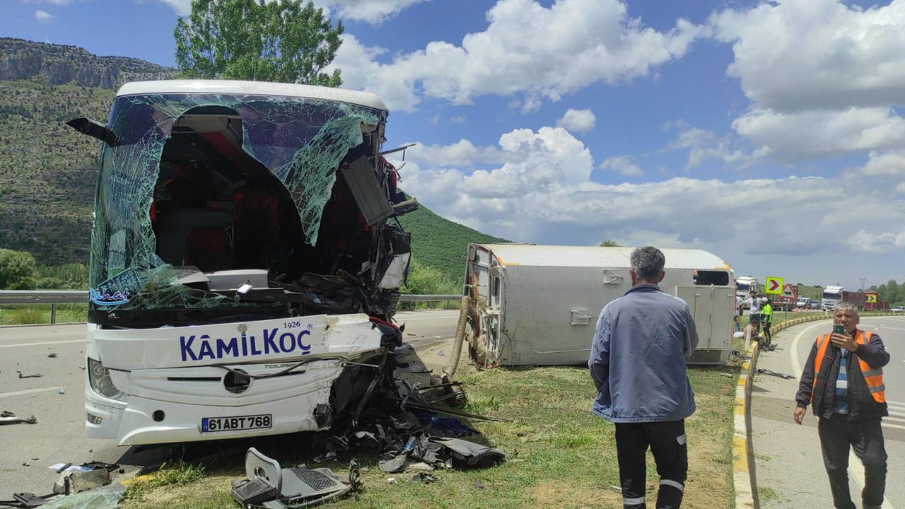 Konya'da yolcu otobüsü kaza yaptı! Ölü ve yaralılar var