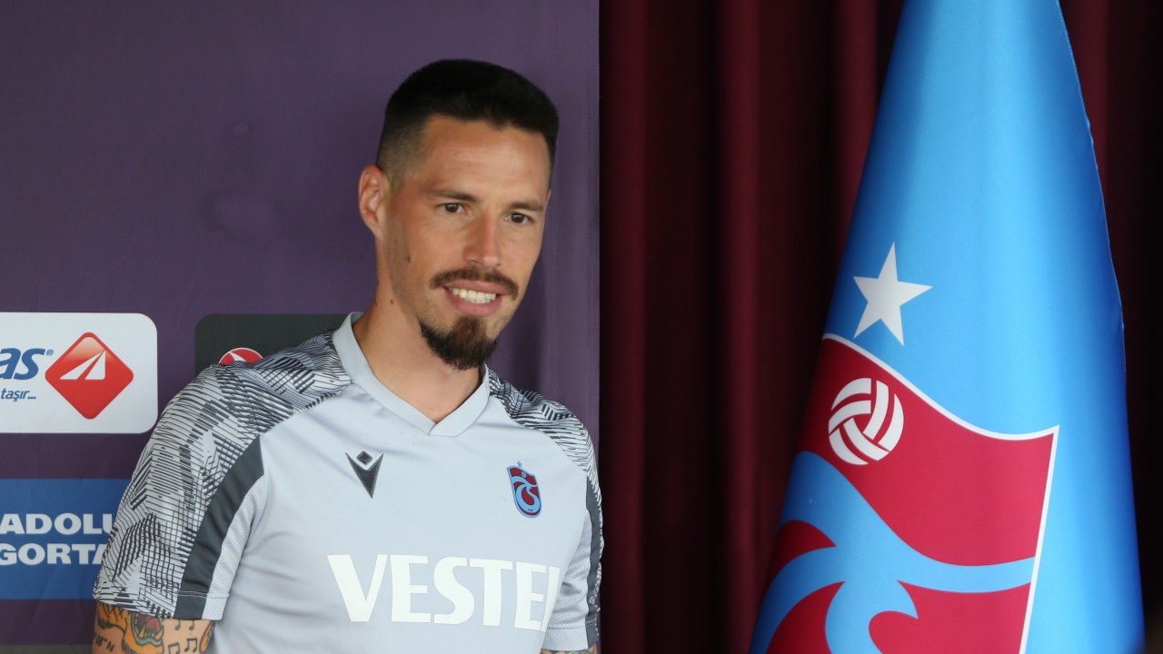 Trabzonspor'un oyuncusu Marek Hamsik, futbolculuk kariyerini noktalıyor