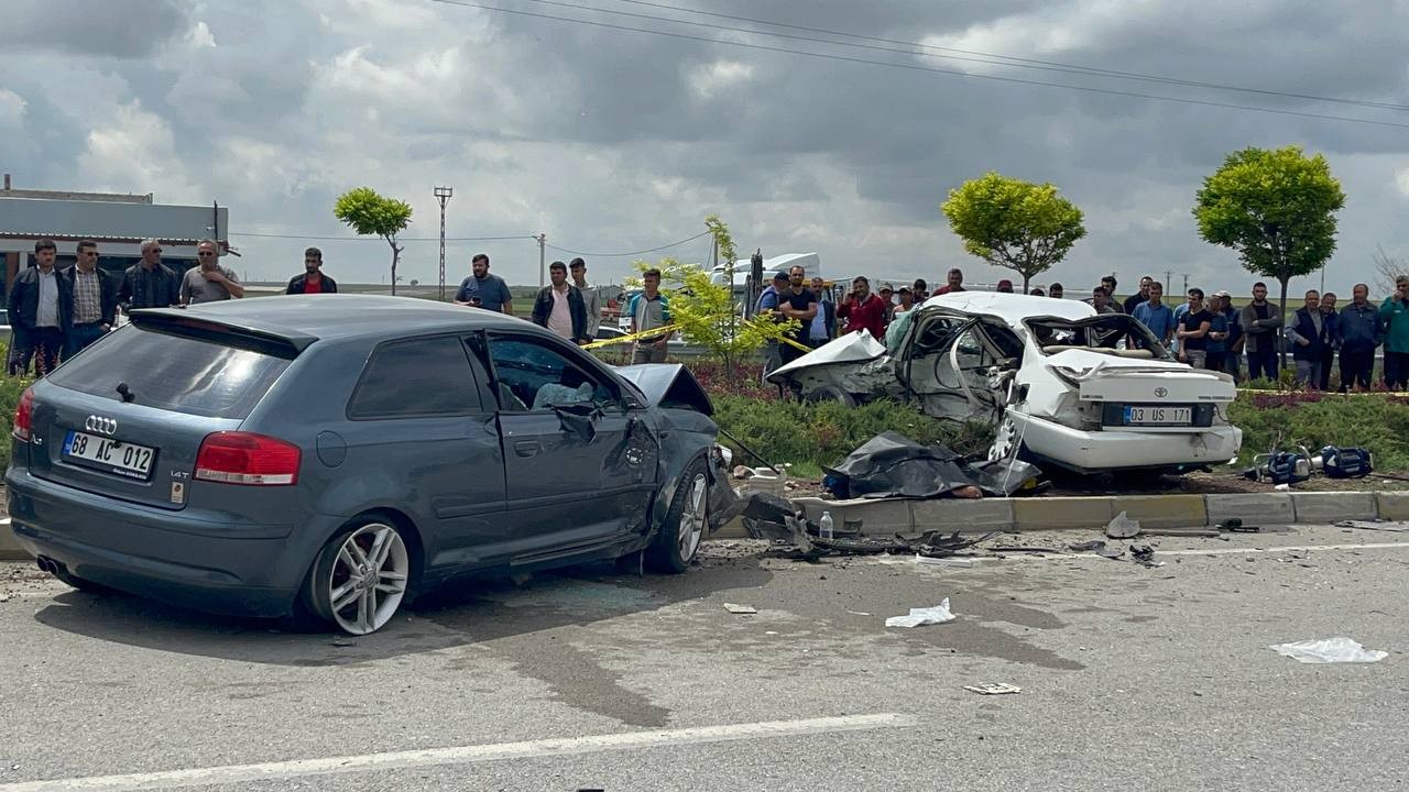 Aksaray-Konya yolunda feci kaza: 3 ölü 2 yaralı