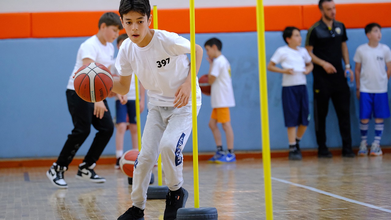Büyükşehir Belediyespor altyapı seçmelerinde yarınların basketbolcularını aradı