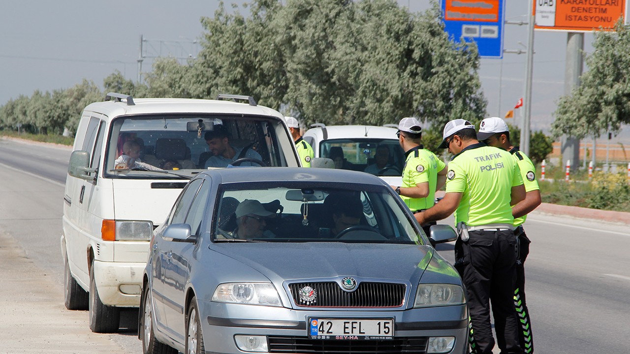 Konya’da bayram tatili yolundaki sürücülere uyarı!